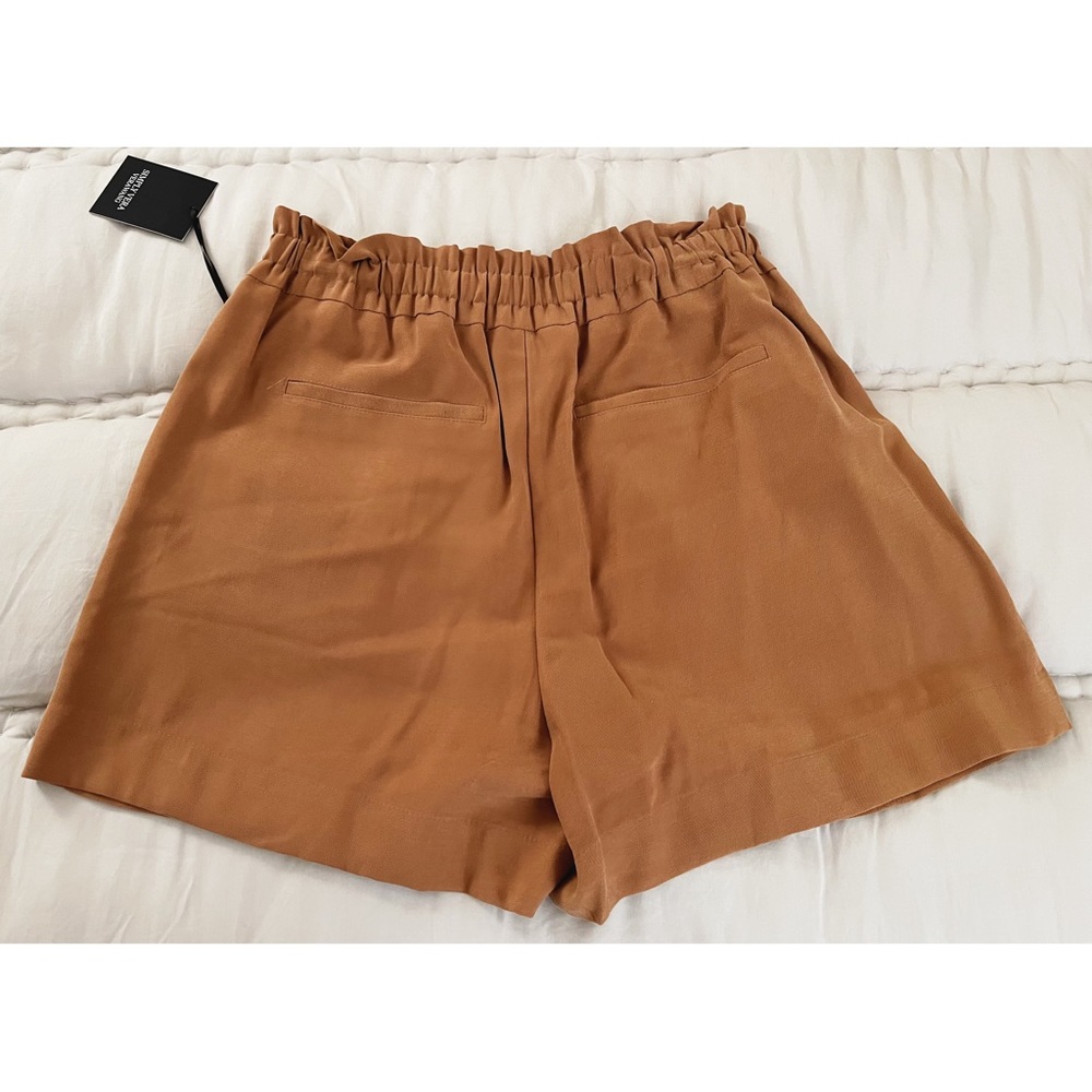 Shorts - Picture 2 of 4